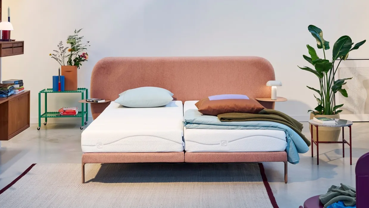 Bed Element Lush met nachttafels en Cool Motion 2 matrassen