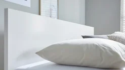 Bed Ragnar met hoofbord hout