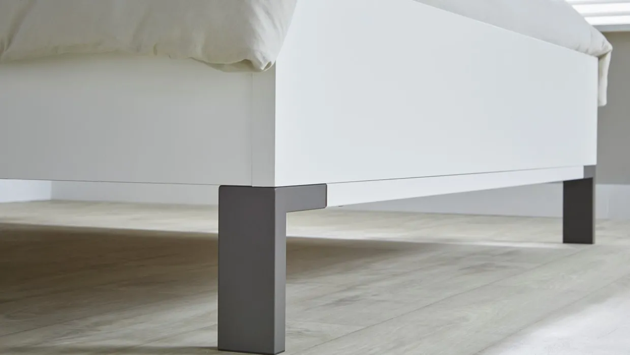 Bed Ragnar met hoofbord hout