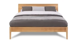 Bed Sky met hoofdbord en poten hout